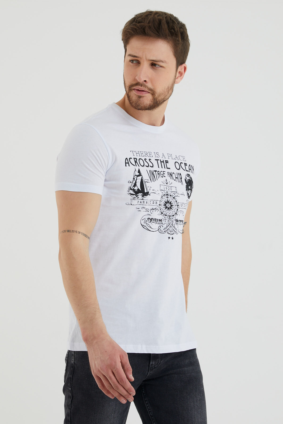 Across The Ocean Baskılı Bisiklet Yaka Slim Fit Tshirt