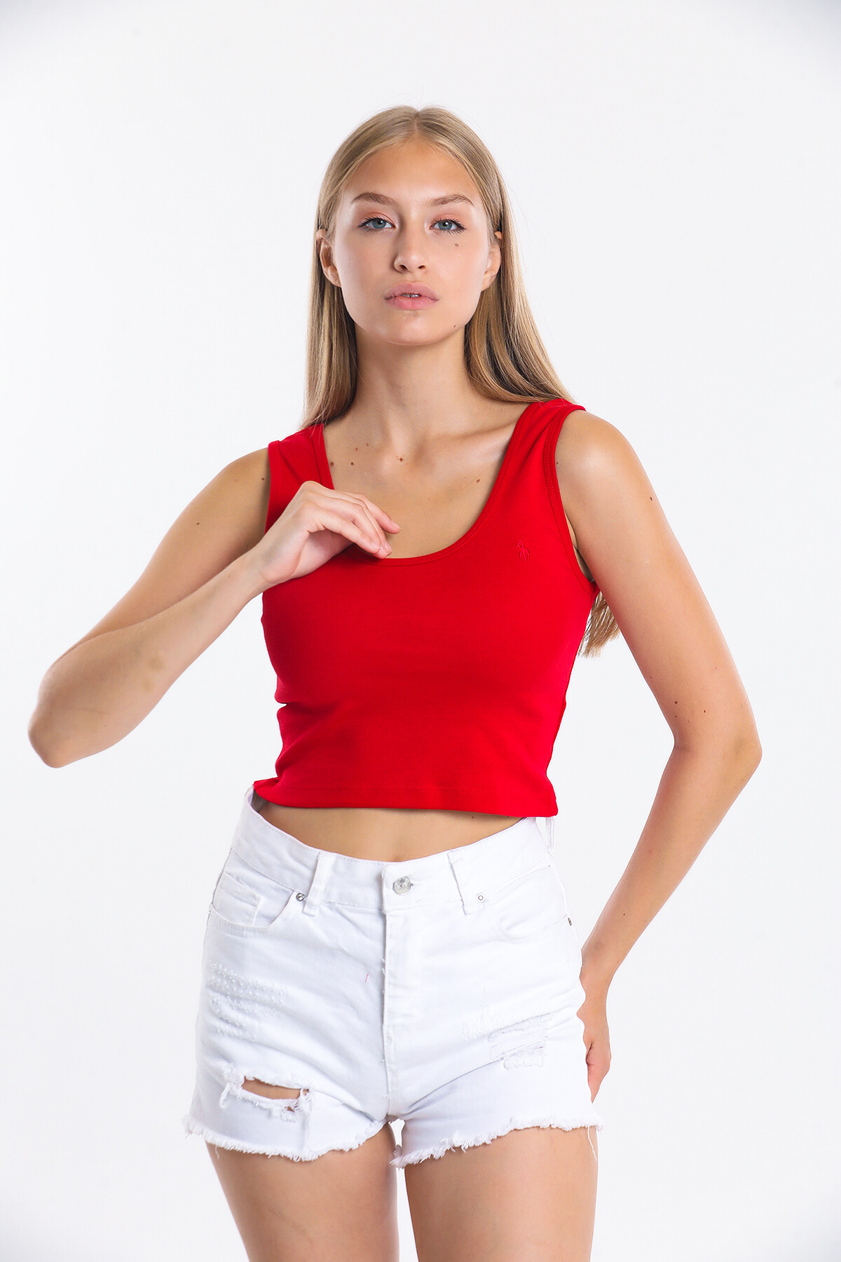 Askılı Nakış Detaylı Crop Bluz