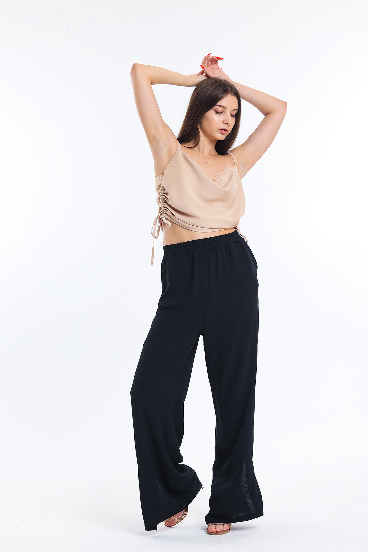 Askılı Yanları Bağlamalı Bluz