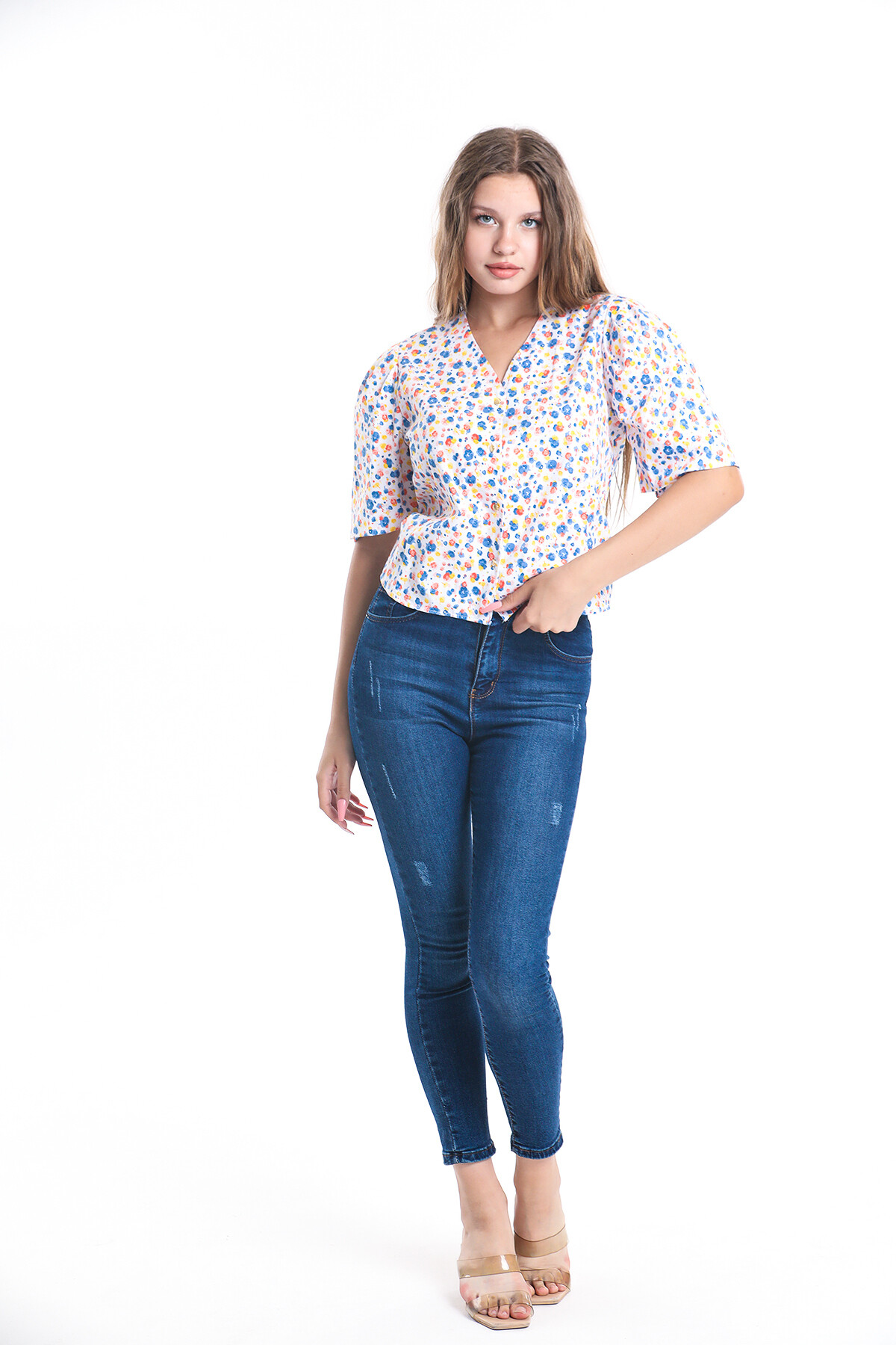 Balon Kol Önü Düğmeli Arkası Büzgülü Çiçek Desenli Bluz