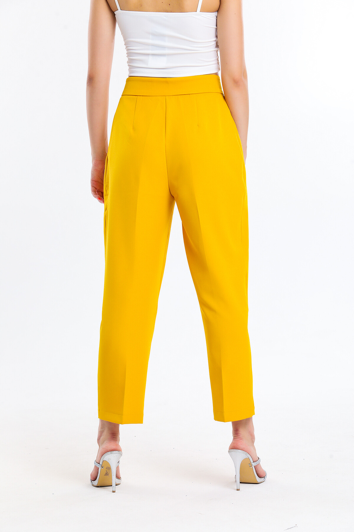 Beli Düğmeli Pensli Havuç Pantolon