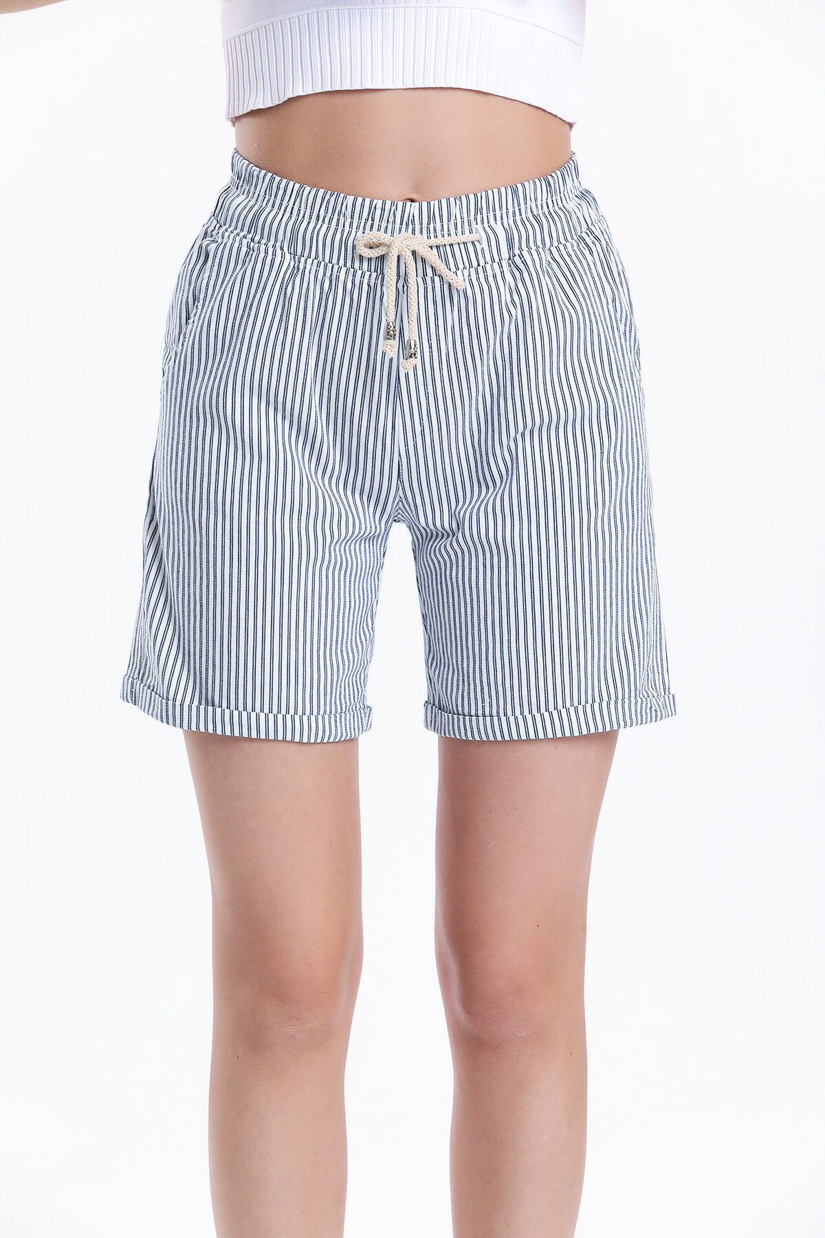 Beli Lastikli Bağcıklı Duble Paça Cepli Çizgili Likralı Şort