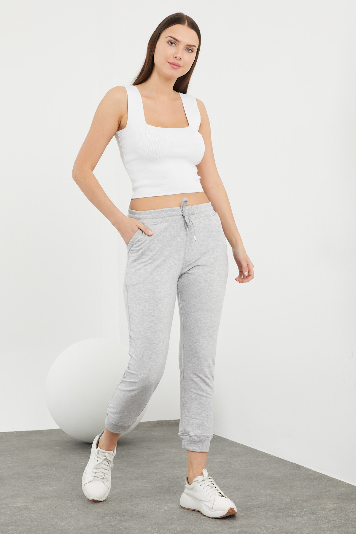 Beli ve Paçaları Lastikli Cepli Karyokalı Alt Eşofman