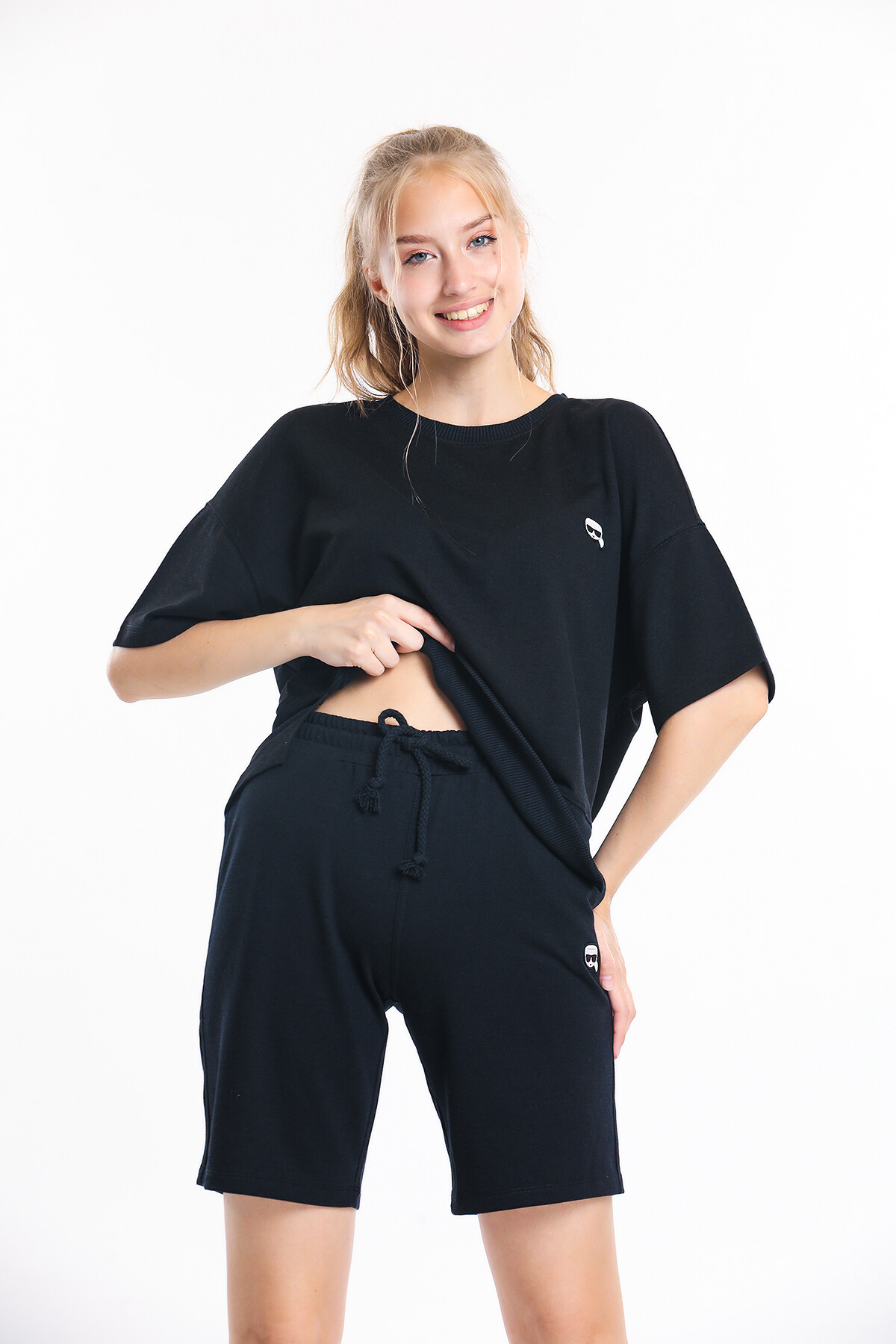 Bisiklet Yaka Eteği Yırtmaçlı Oversize Şort Takım