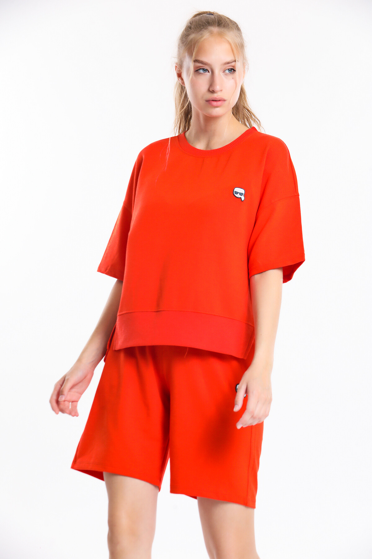 Bisiklet Yaka Eteği Yırtmaçlı Oversize Şort Takım