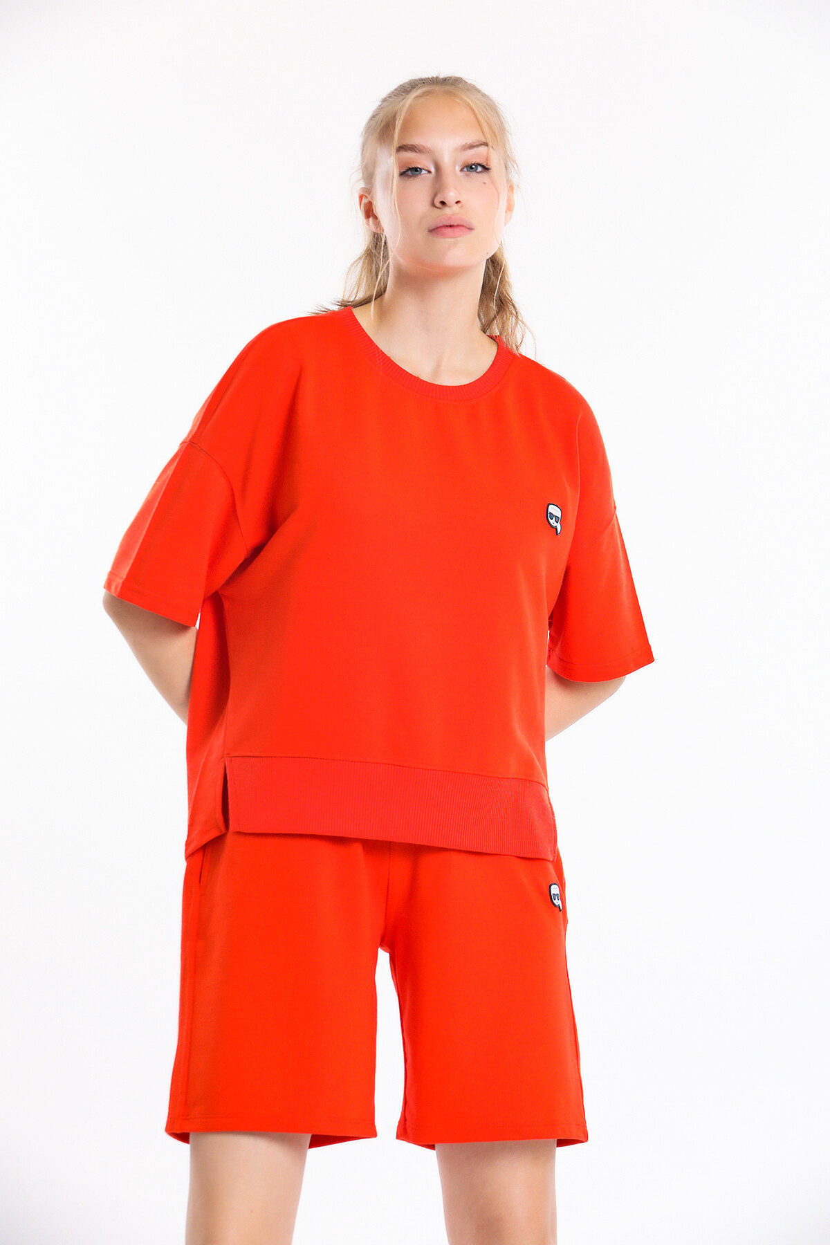 Bisiklet Yaka Eteği Yırtmaçlı Oversize Şort Takım