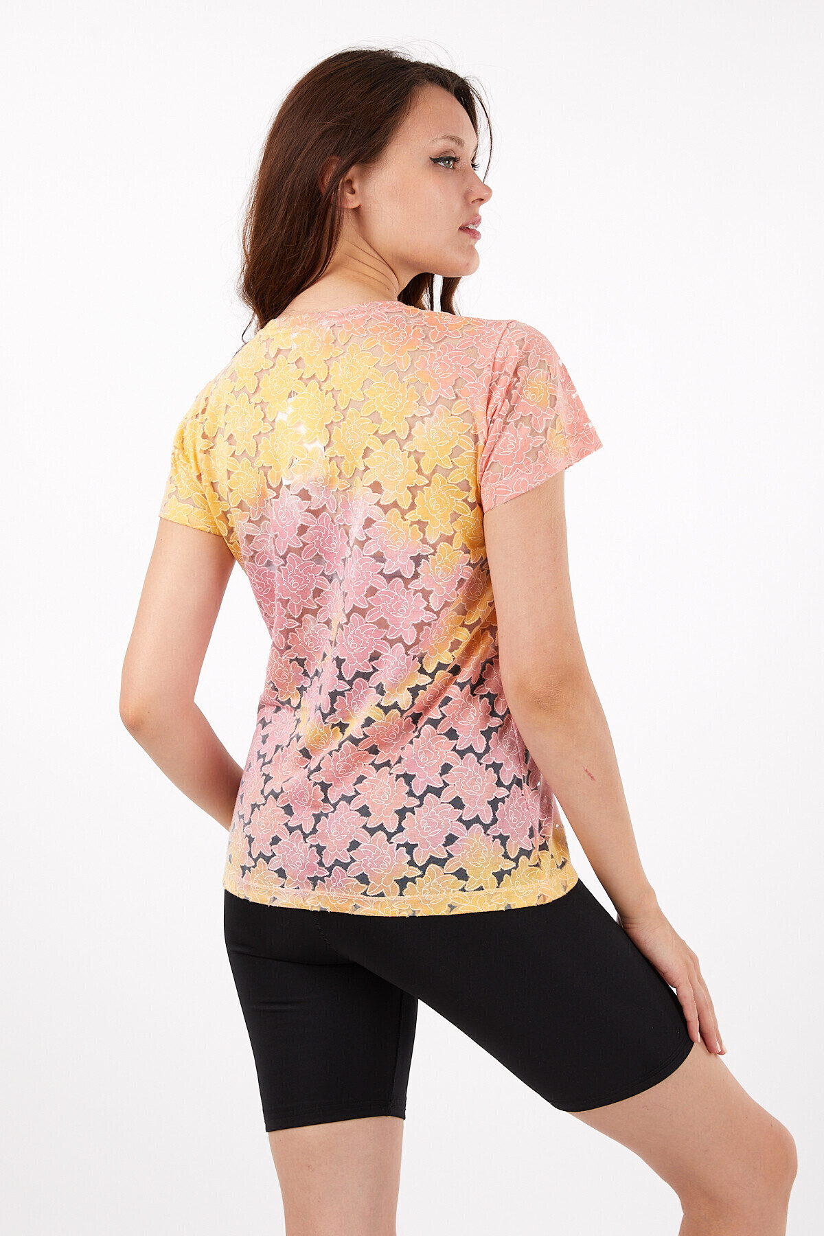 Bisiklet Yaka İki Renkli Papatya Desenli Tshirt
