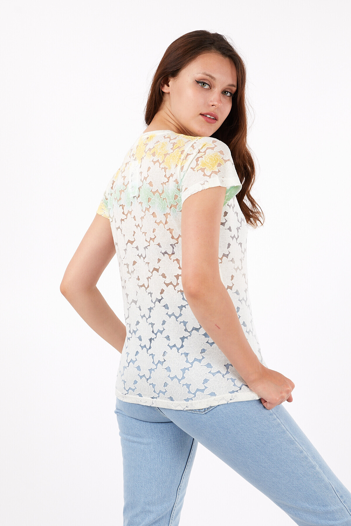 Bisiklet Yaka İki Renkli Papatya Desenli Tshirt