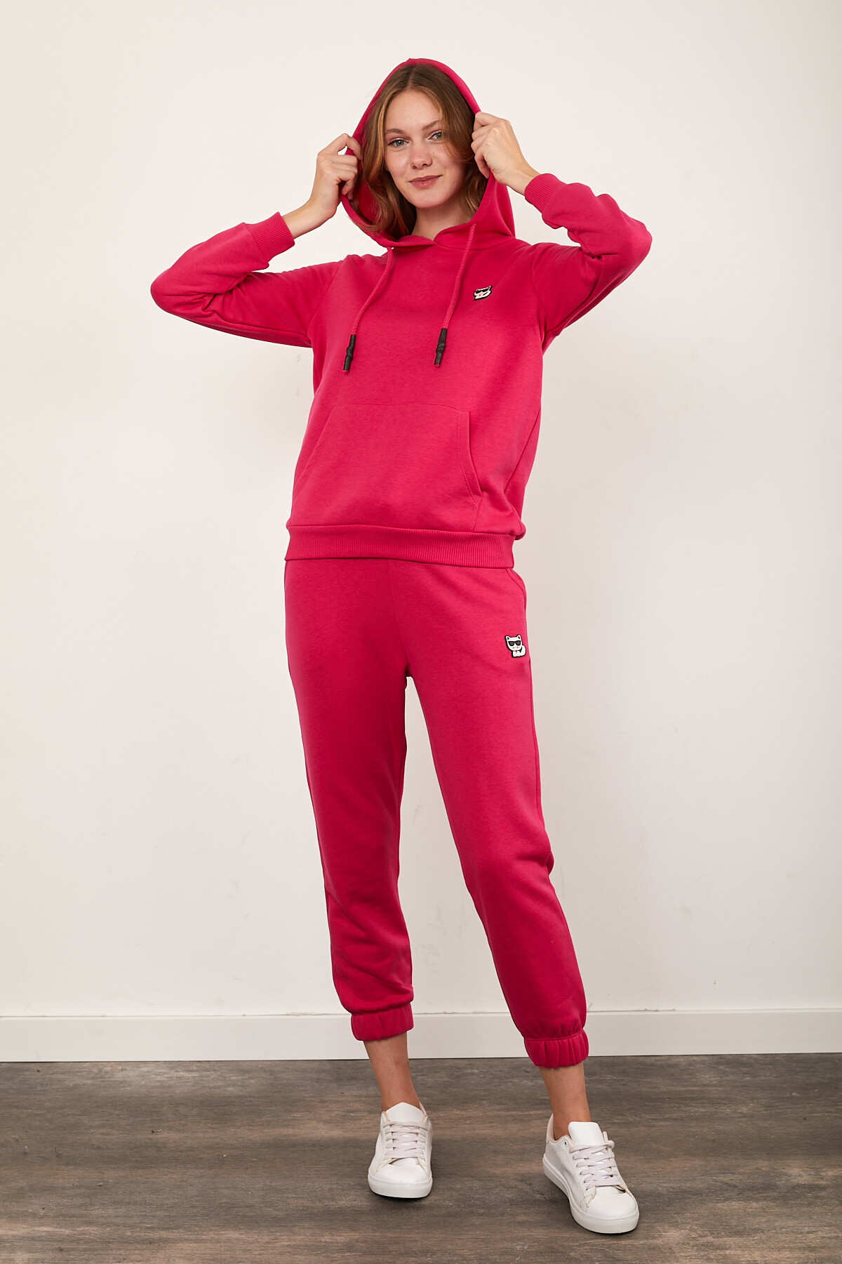 Kanguru Cepli Paçası Lastikli Kolları ve Eteği Ribanalı Eşofman Takım