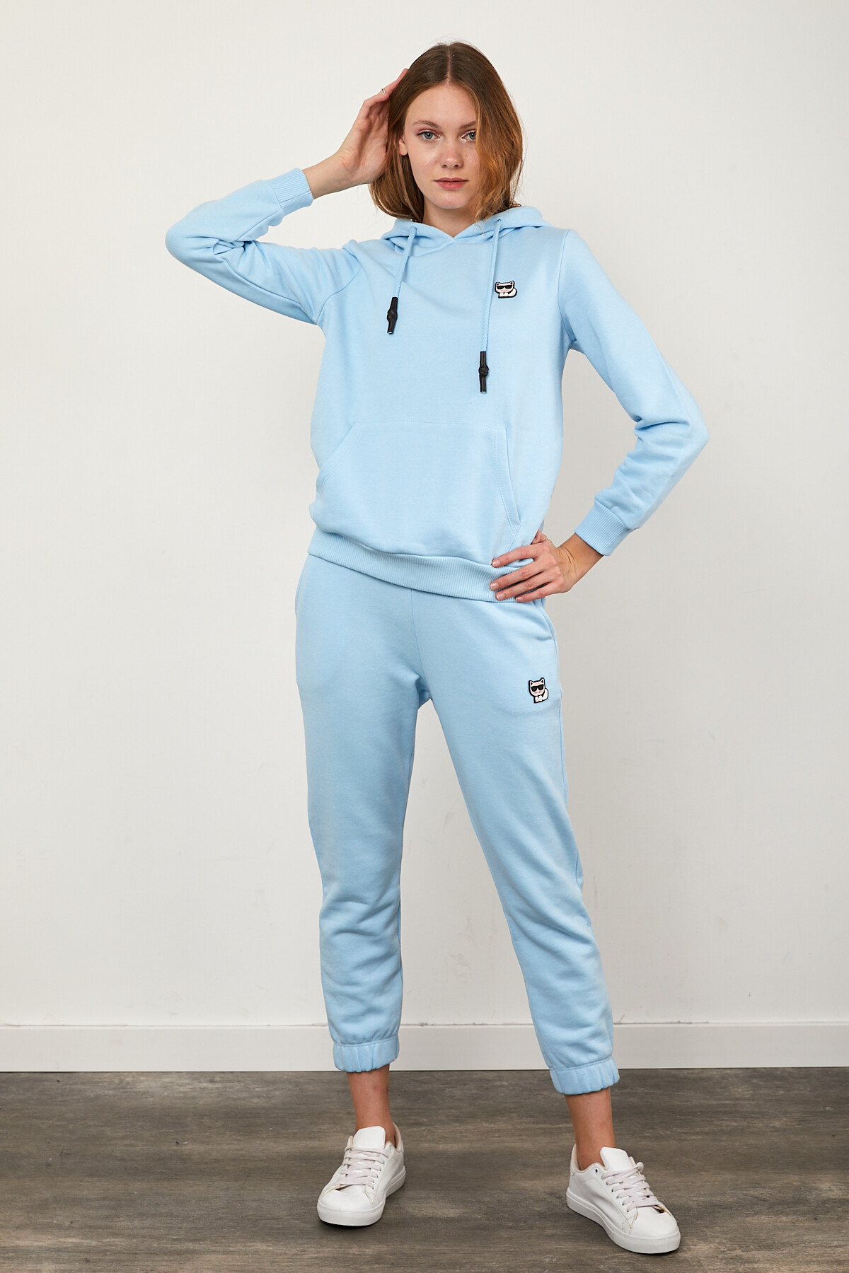 Kanguru Cepli Paçası Lastikli Kolları ve Eteği Ribanalı Eşofman Takım