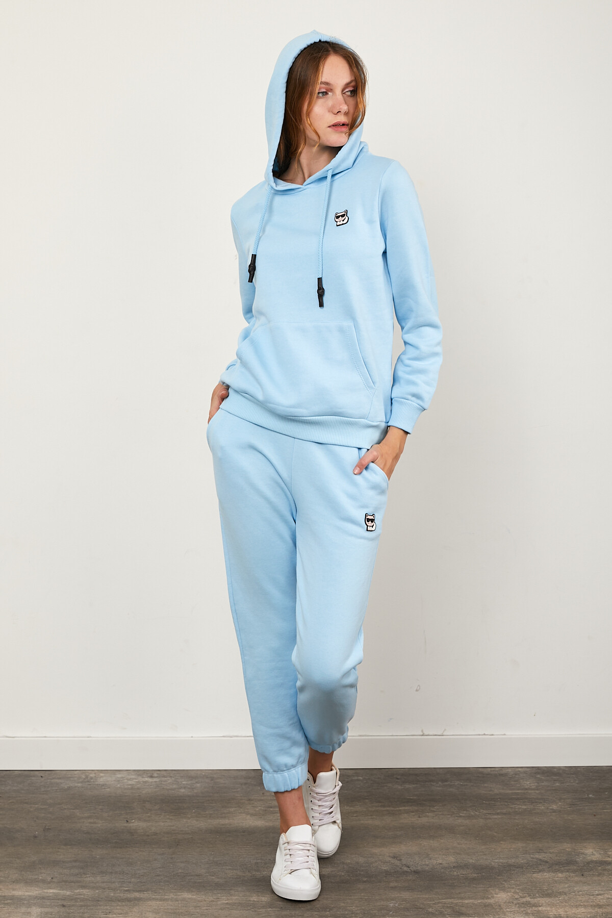 Kanguru Cepli Paçası Lastikli Kolları ve Eteği Ribanalı Eşofman Takım