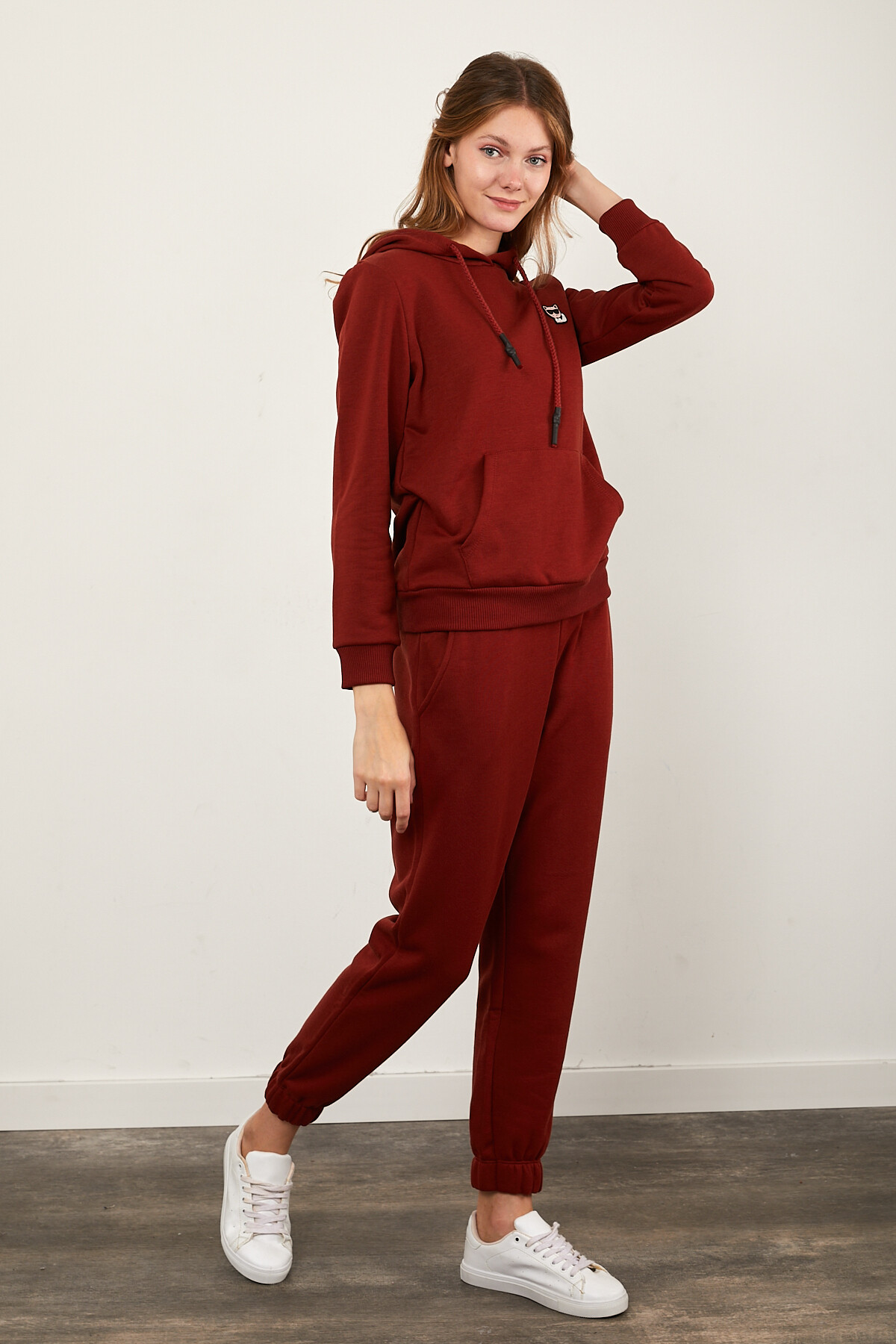 Kanguru Cepli Paçası Lastikli Kolları ve Eteği Ribanalı Eşofman Takım