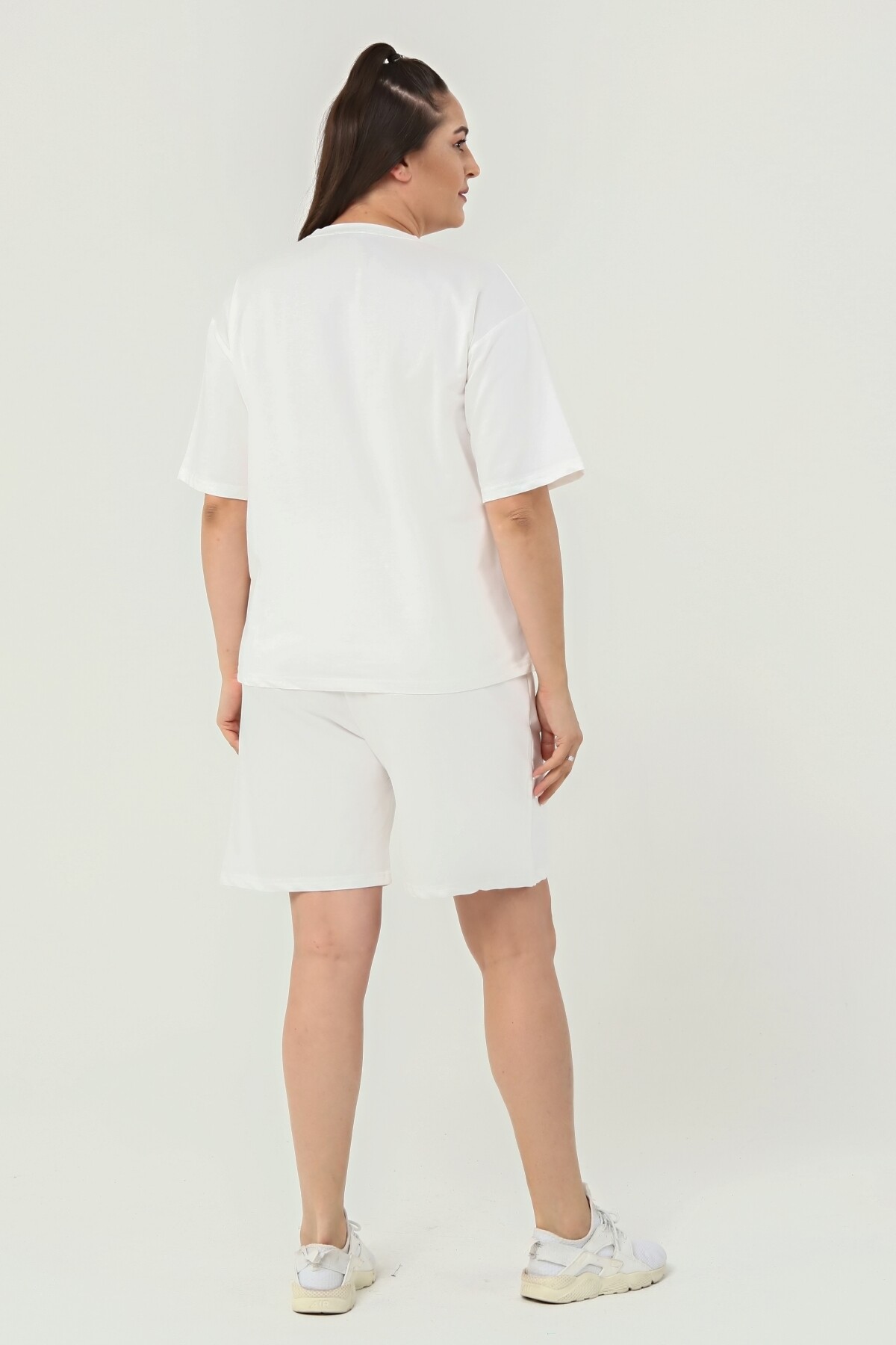 Taş İşlemeli Bisiklet Yaka Büyük Beden Şort Takım