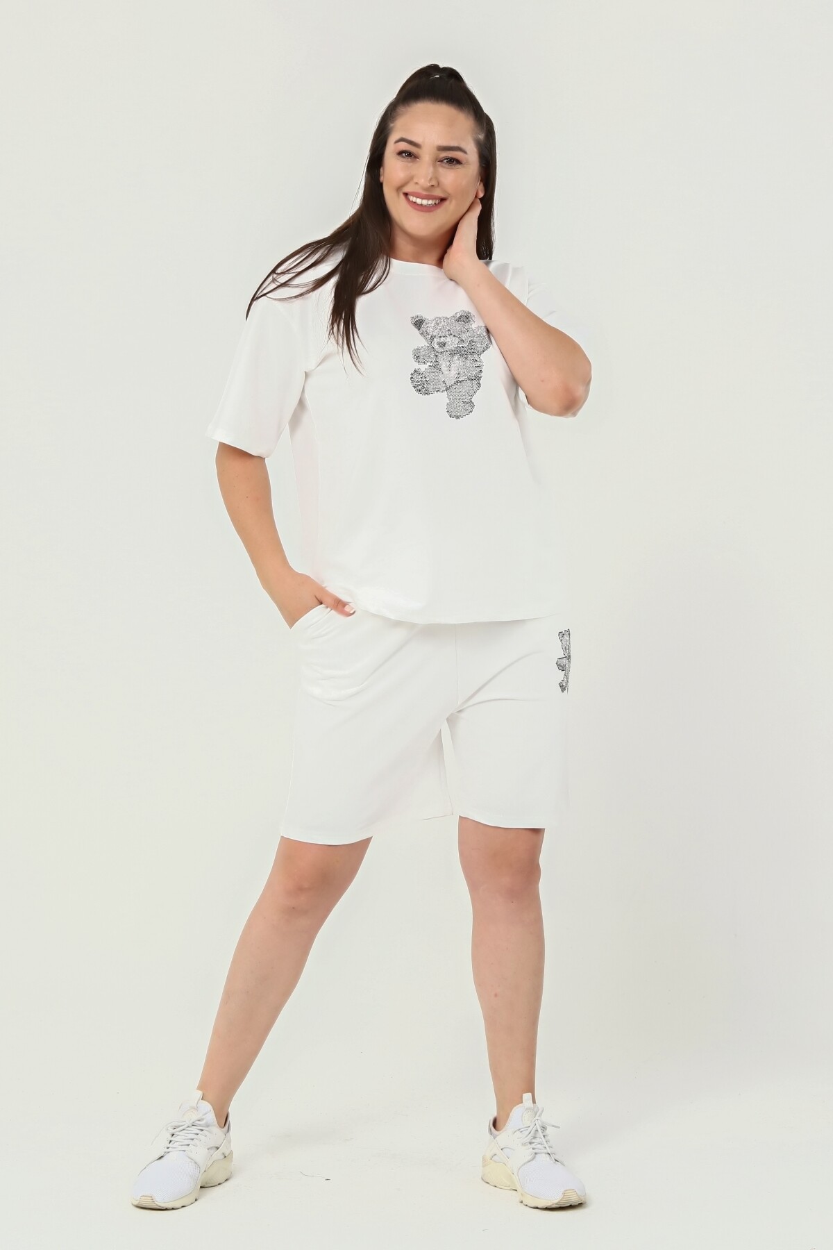 Taş İşlemeli Bisiklet Yaka Büyük Beden Şort Takım