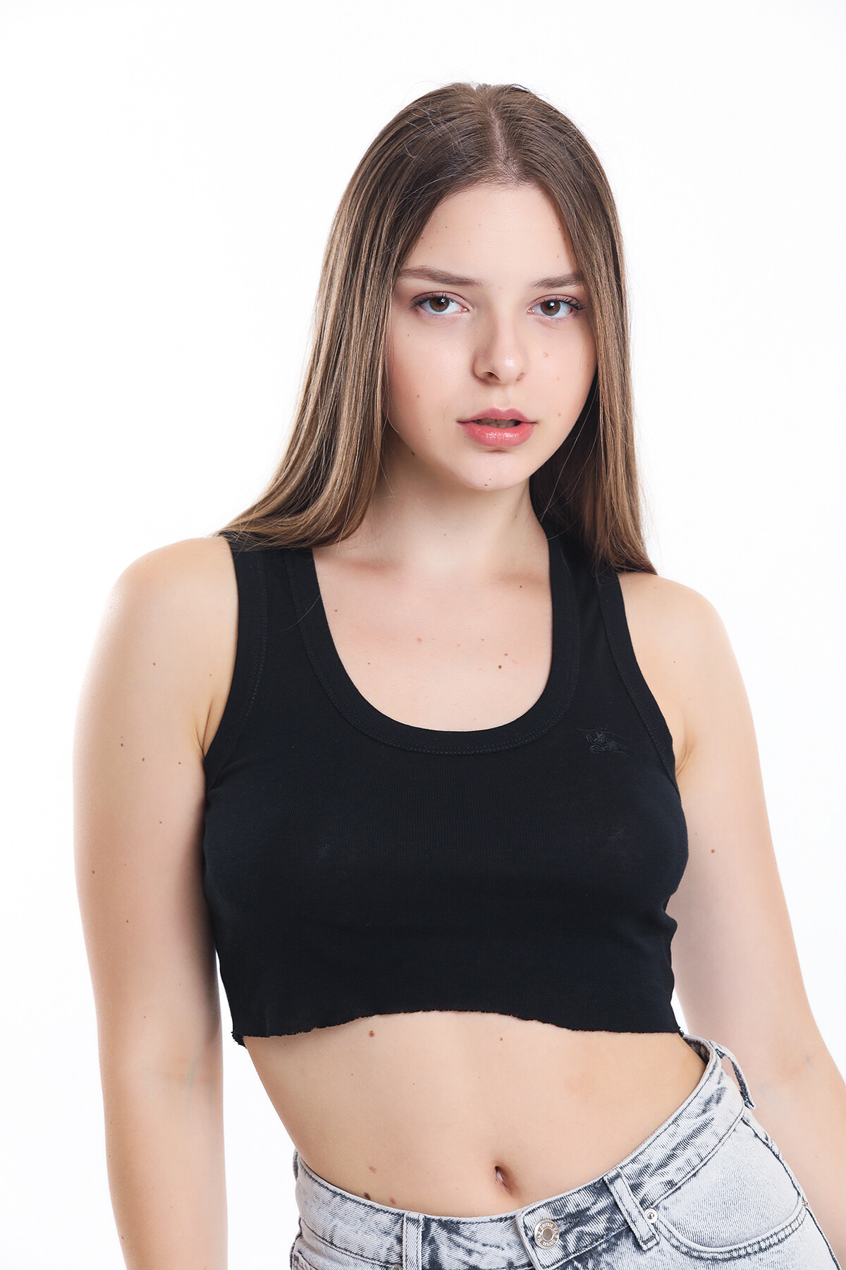 U Yaka Nakış Detaylı Kolsuz Crop Bluz