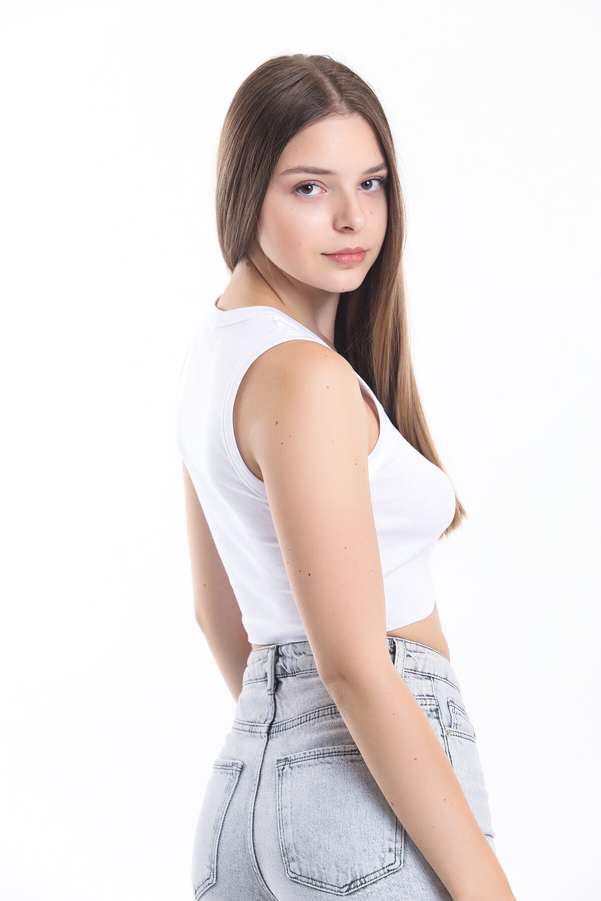 U Yaka Nakış Detaylı Kolsuz Crop Bluz