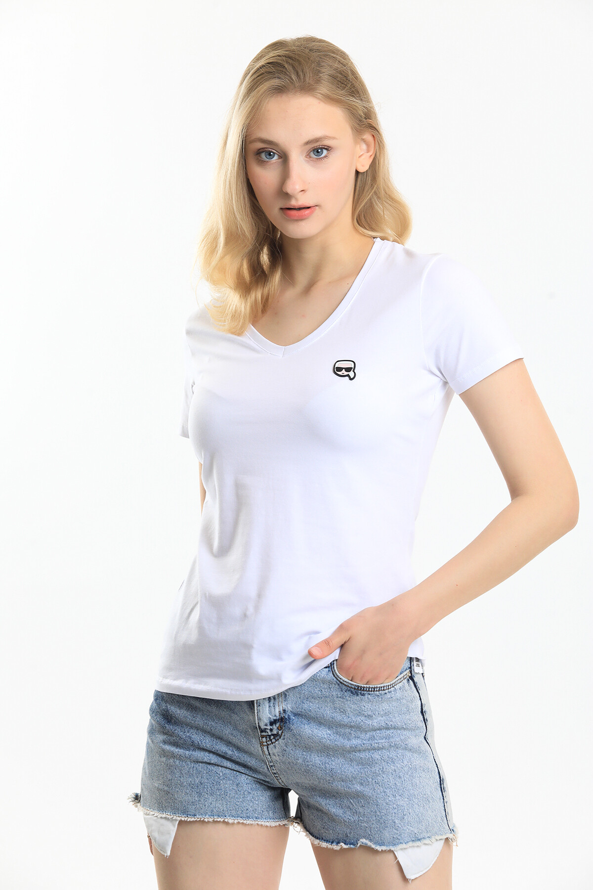 V Yaka Armalı Tişört