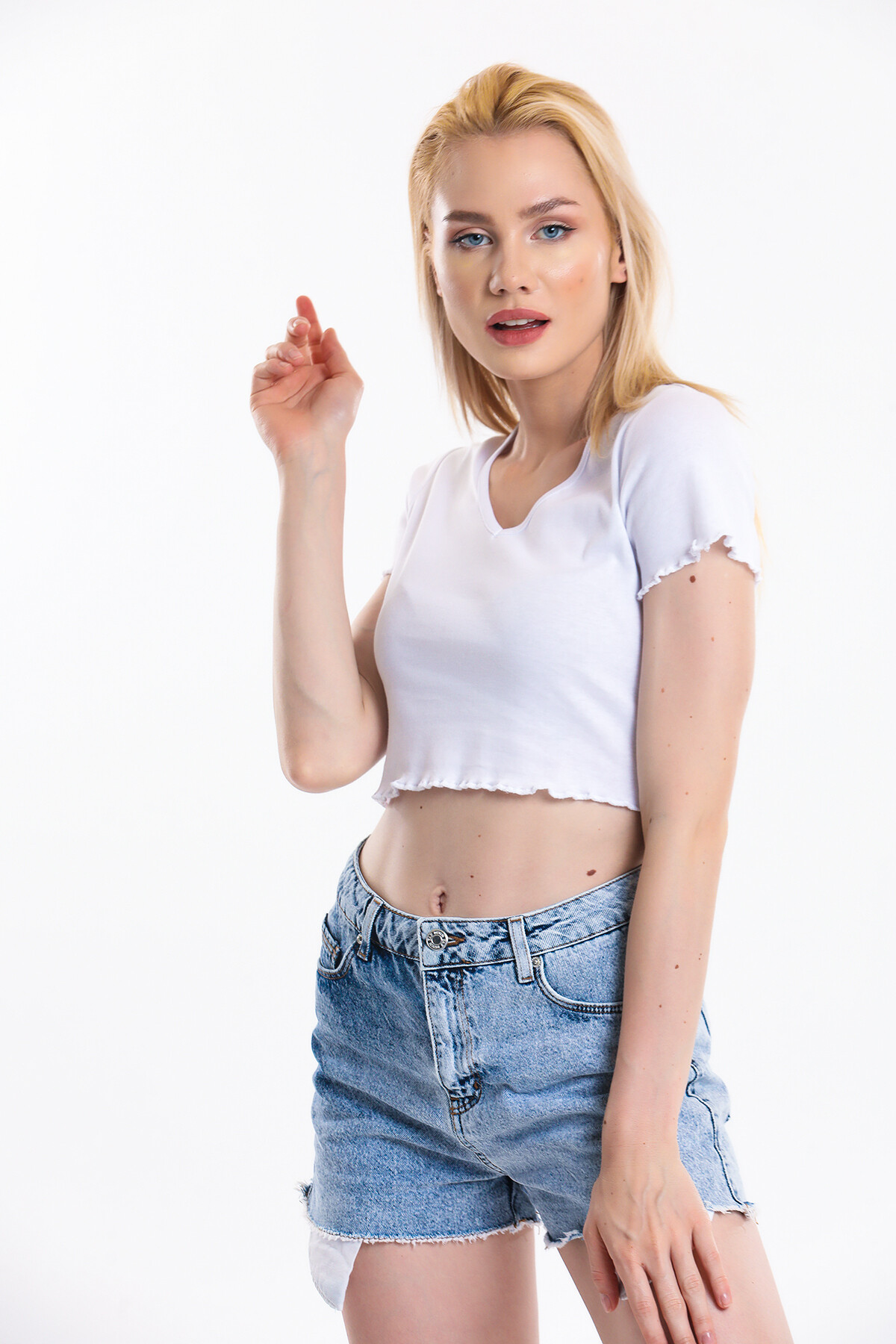 V Yaka Kolları ve Eteği Büzgülü Crop Bluz