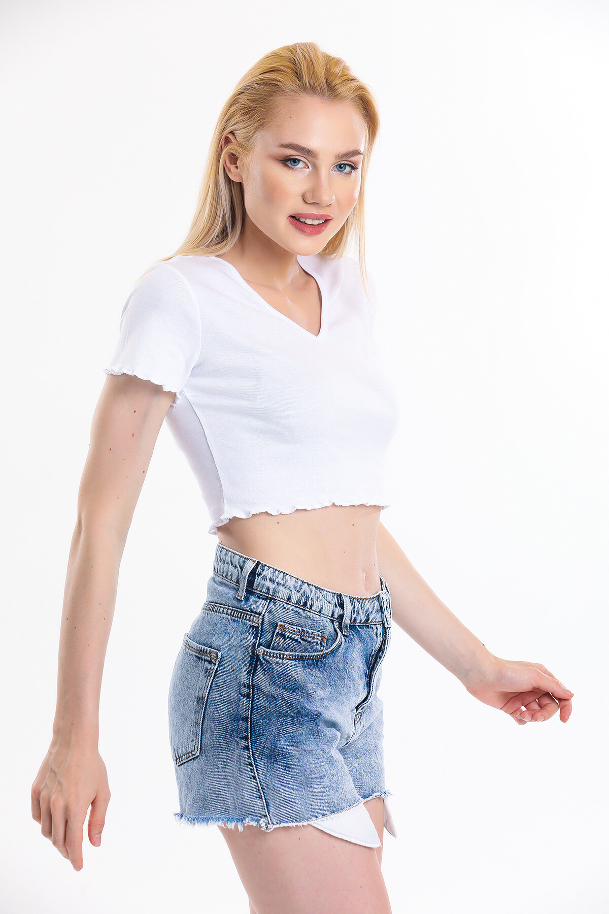 V Yaka Kolları ve Eteği Büzgülü Crop Bluz