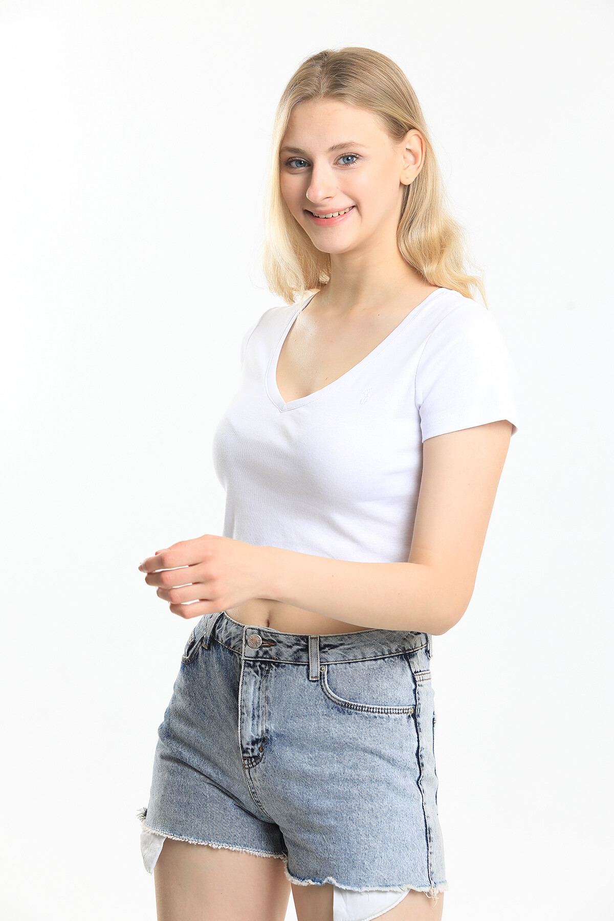 V Yaka Nakış Detaylı Crop Bluz