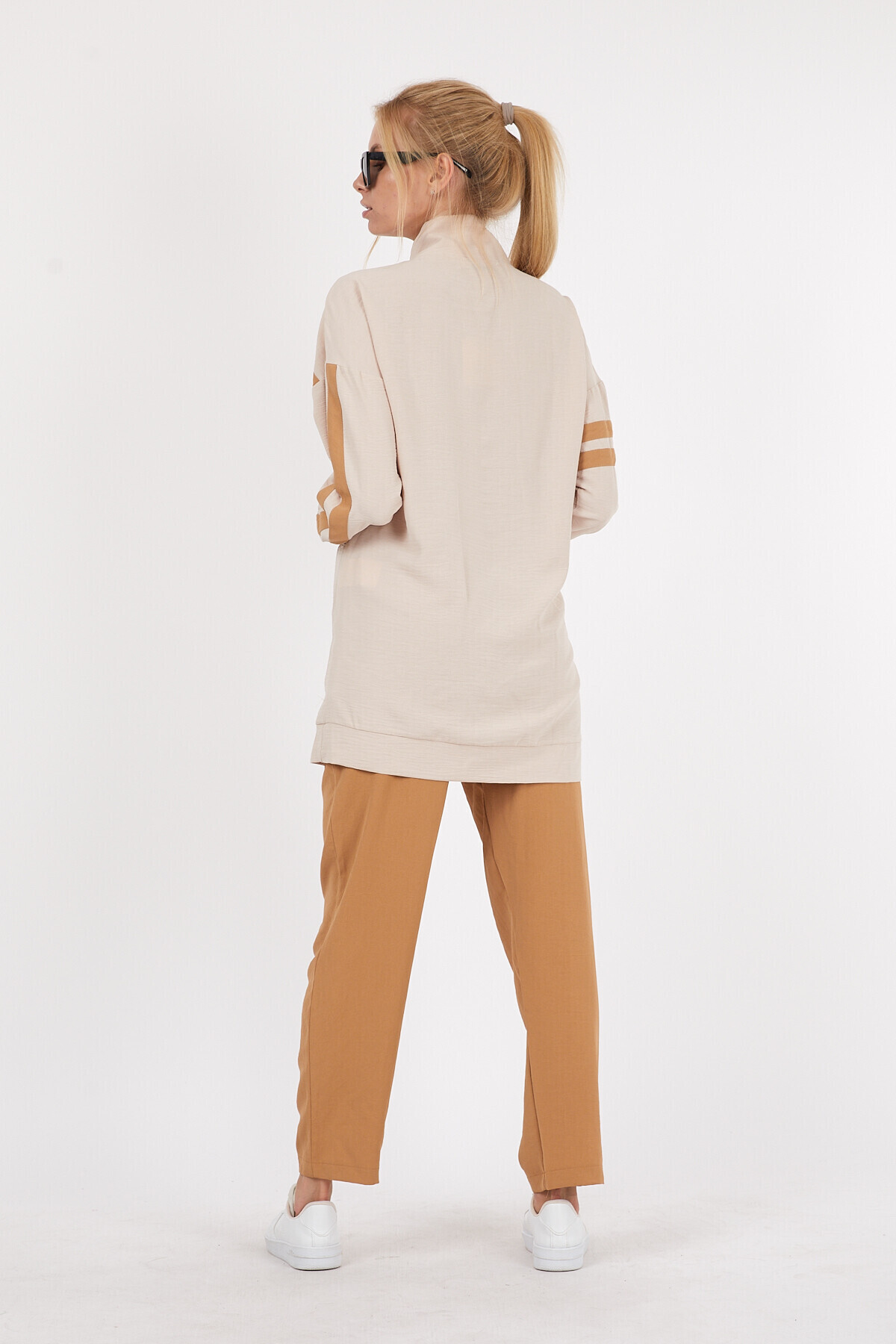 Yakası Fermuarlı Önü ve Kolları Şeritli Drop Detaylı Eşofman Takım