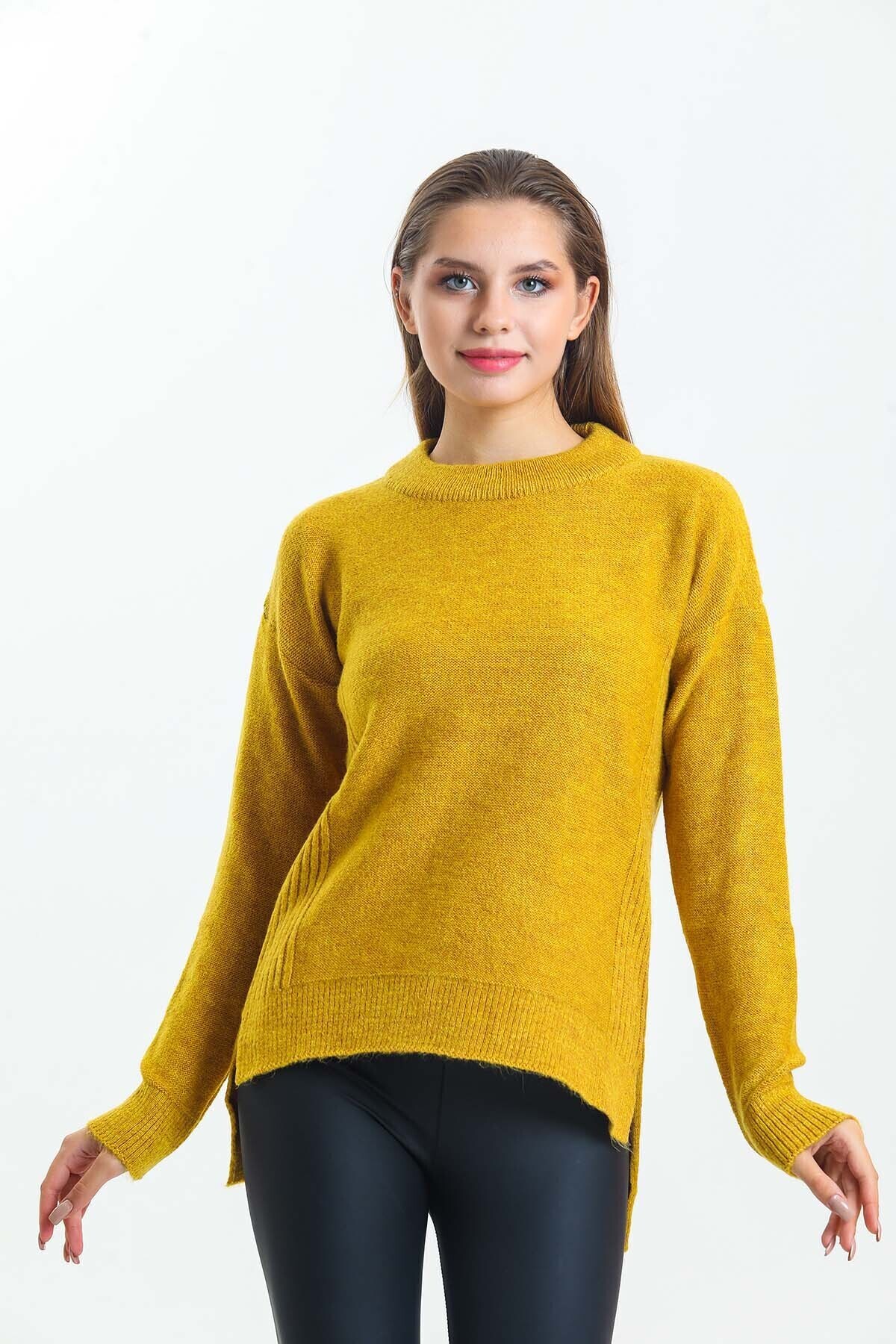 Arkası Düğme Detaylı Önü Kısa Yarasa Kol Triko Kazak