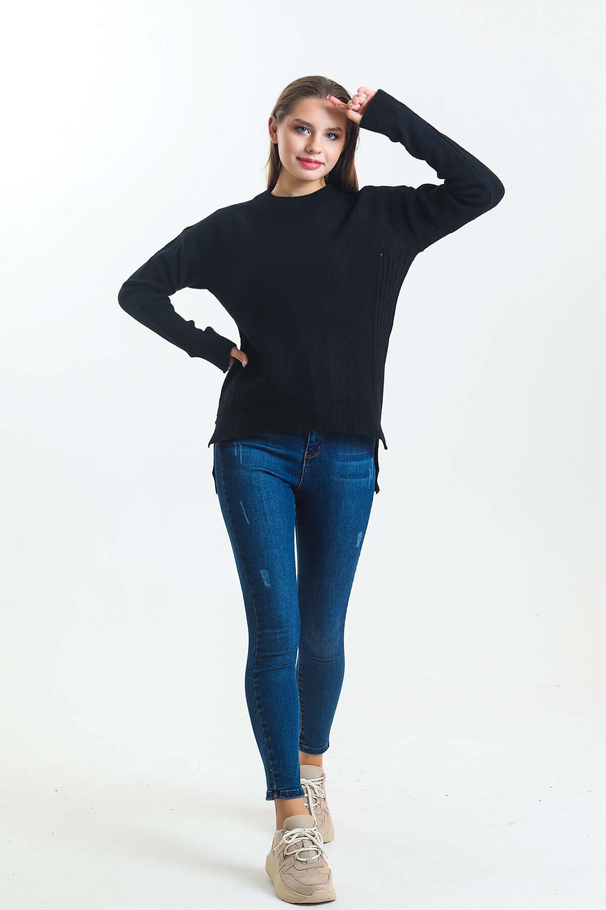 Arkası Düğme Detaylı Önü Kısa Yarasa Kol Triko Kazak