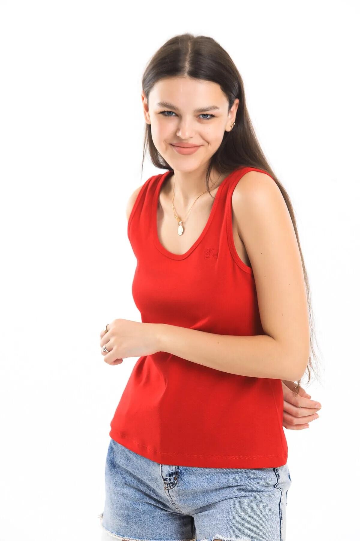 Askılı Nakış Detaylı Atlet