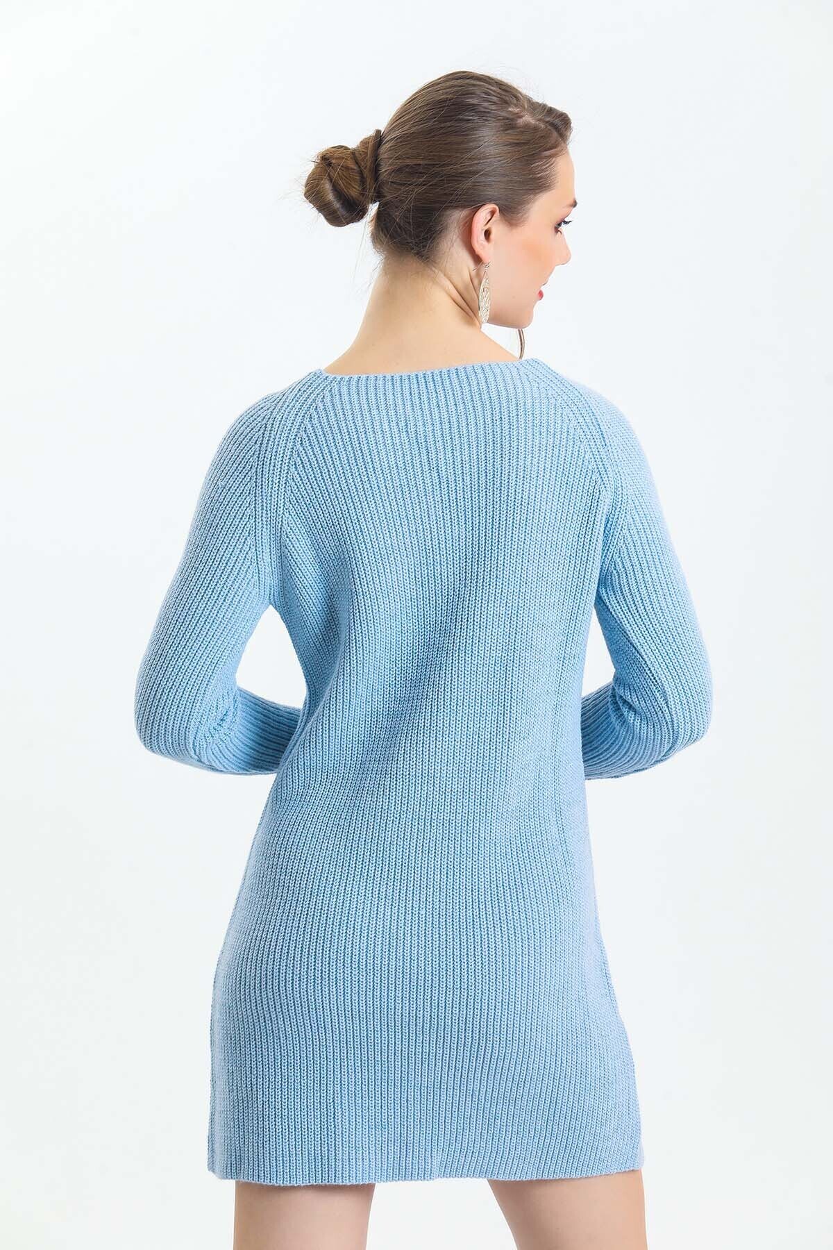 Geniş Yaka Önü Cepli Simli Uzun Kol Triko Elbise