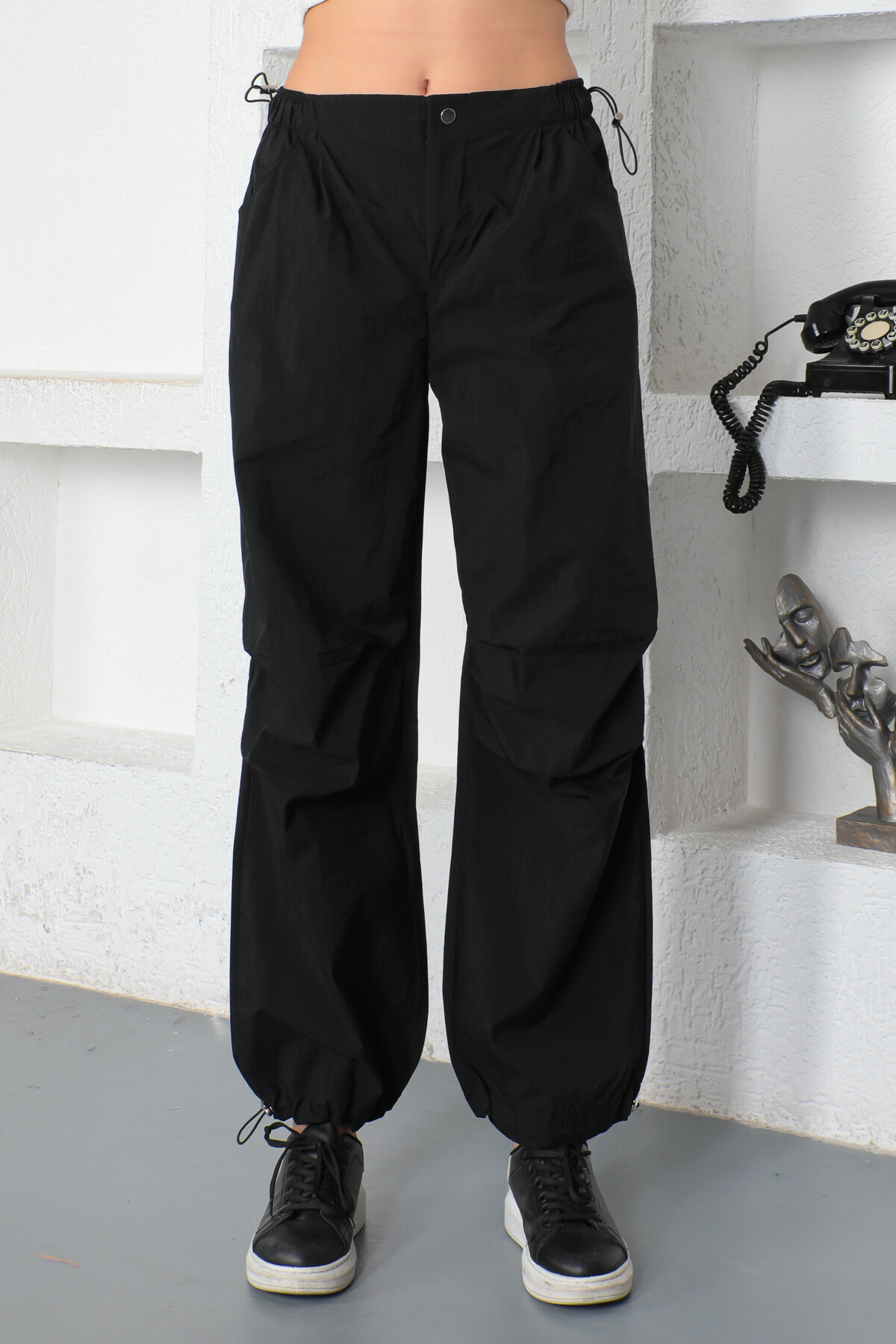 KADIN Beli ve Paçası Lastikli Bol Paça Pantolon