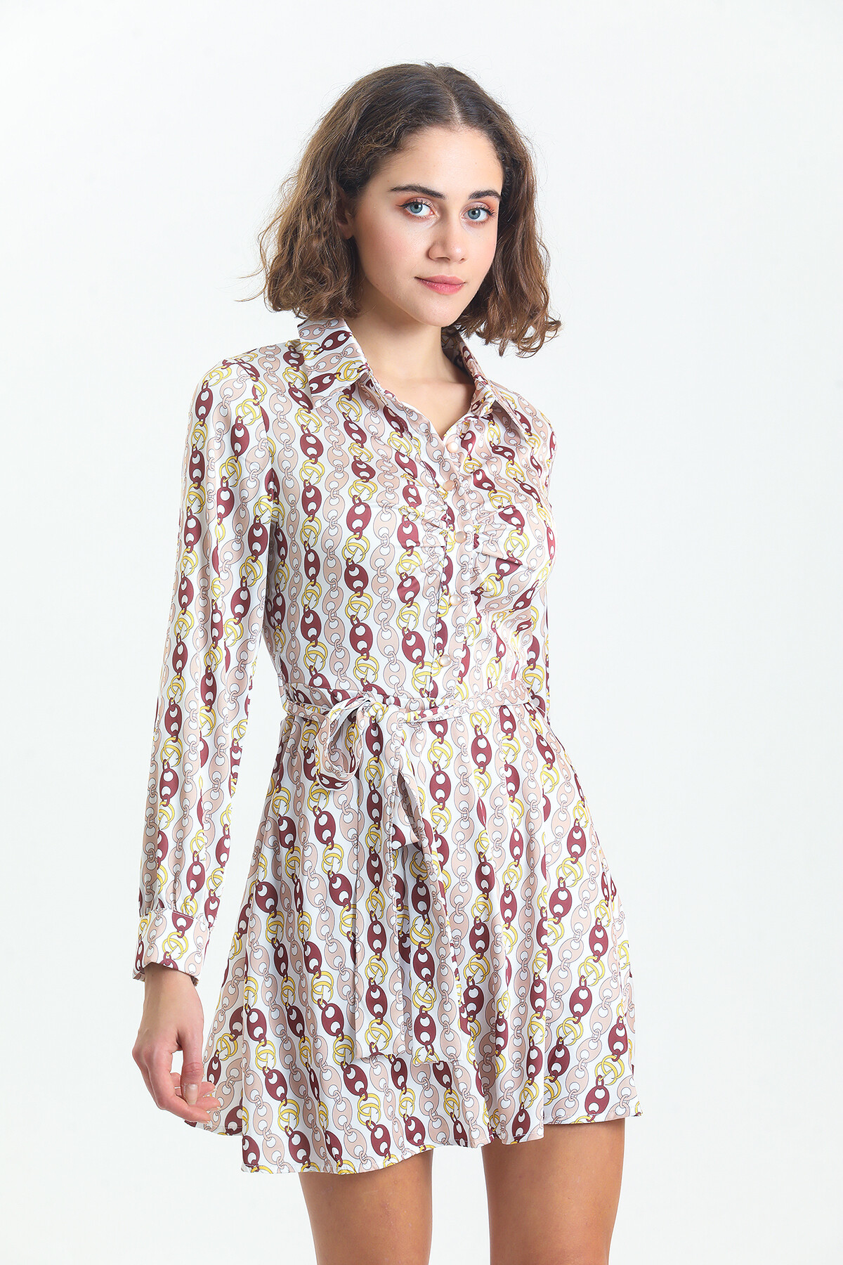 Kadın Gömlek Yaka Robası Büzgülü Düğmeli Kuşaklı Desenli Saten Kısa Elbise