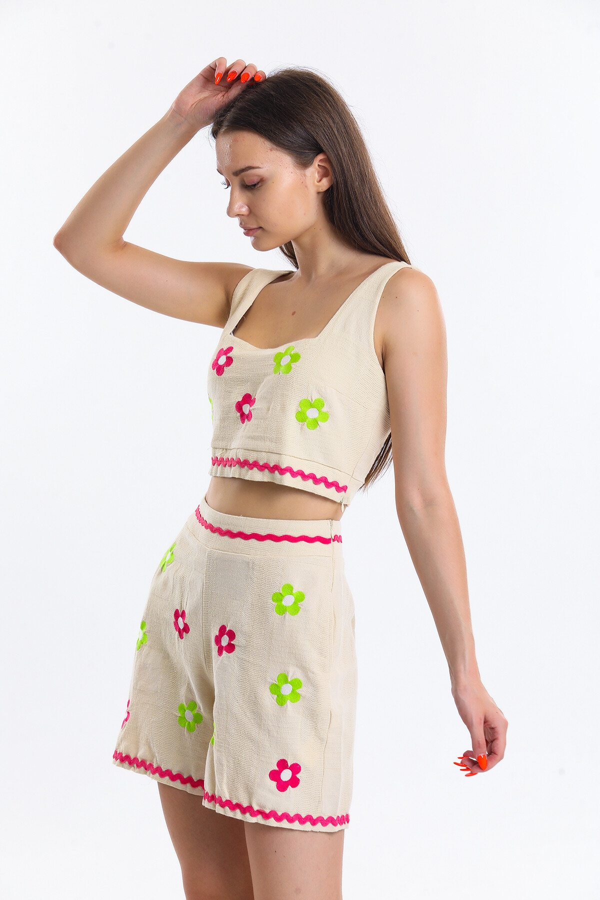 Nakışlı Yandan Fermuarlı Şerit Detaylı Cepli Şort Takım