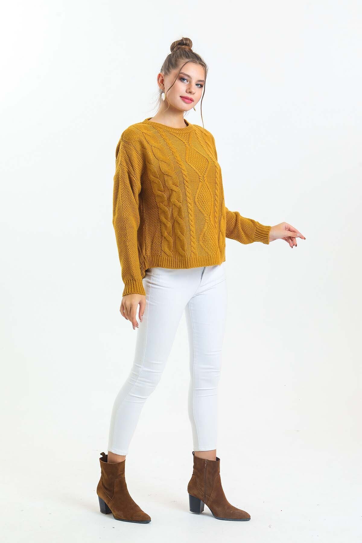 Önü Saç Örgülü Arkası Yırtmaçlı Bisiklet Yaka Örgülü Salaş Kazak