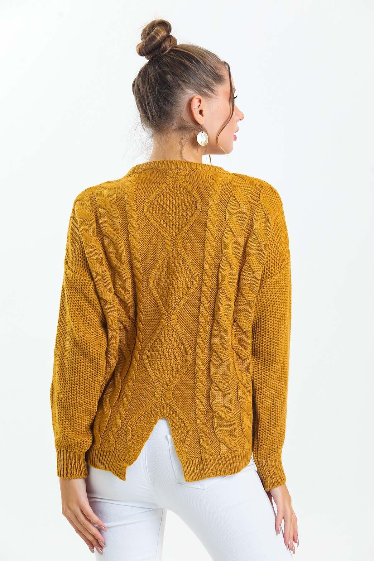 Önü Saç Örgülü Arkası Yırtmaçlı Bisiklet Yaka Örgülü Salaş Kazak