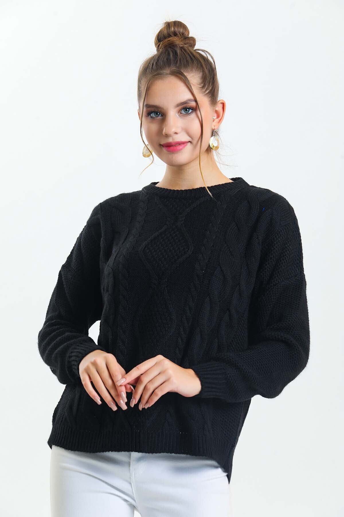 Önü Saç Örgülü Arkası Yırtmaçlı Bisiklet Yaka Örgülü Salaş Kazak