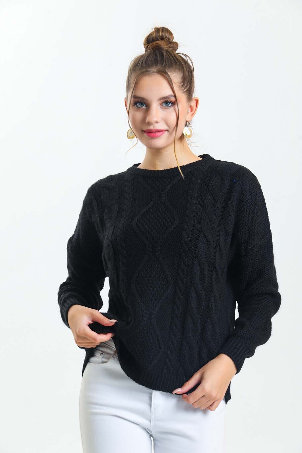 Önü Saç Örgülü Arkası Yırtmaçlı Bisiklet Yaka Örgülü Salaş Kazak