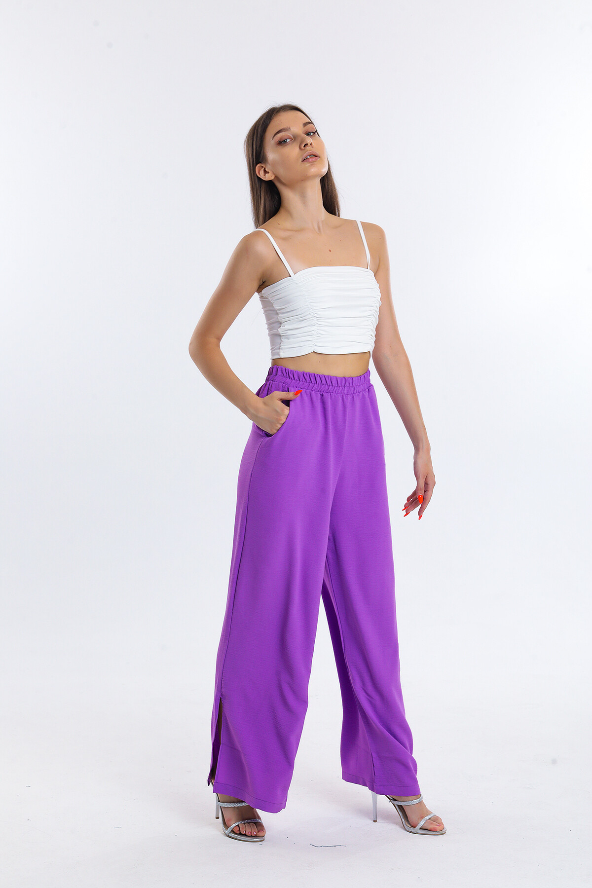 Paçaları Yırtmaçlı Beli Lastikli Cepli Yüksek Bel Bol Paça Pantolon