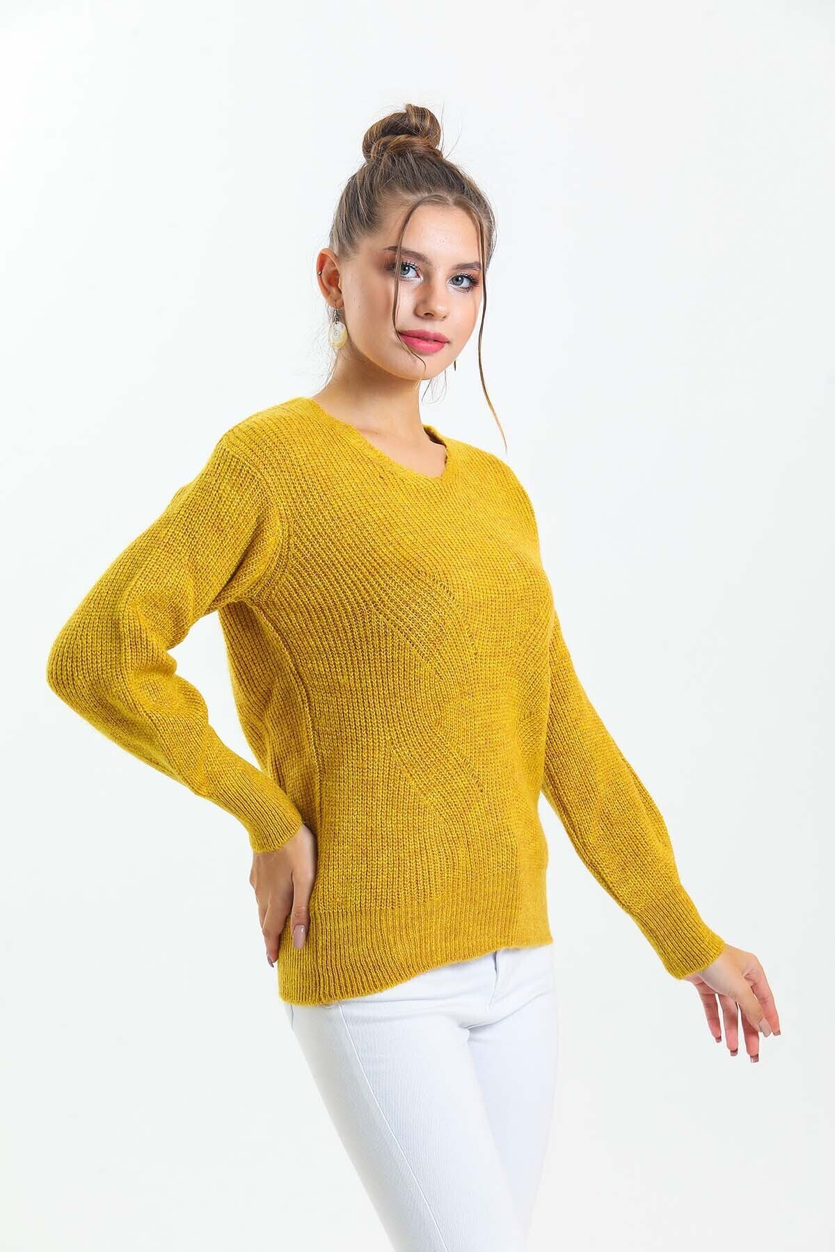 V Yaka Arkası Delikli Balon Kol Triko Kazak