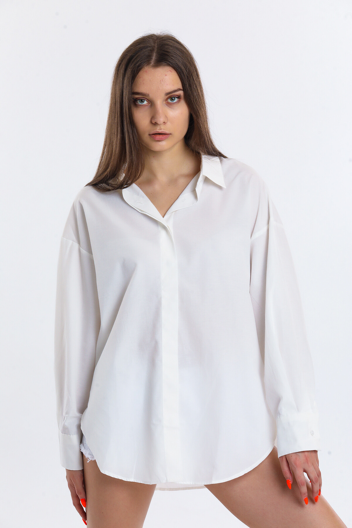 Yanları Yırtmaçlı Uzun Kol Oversize Gömlek