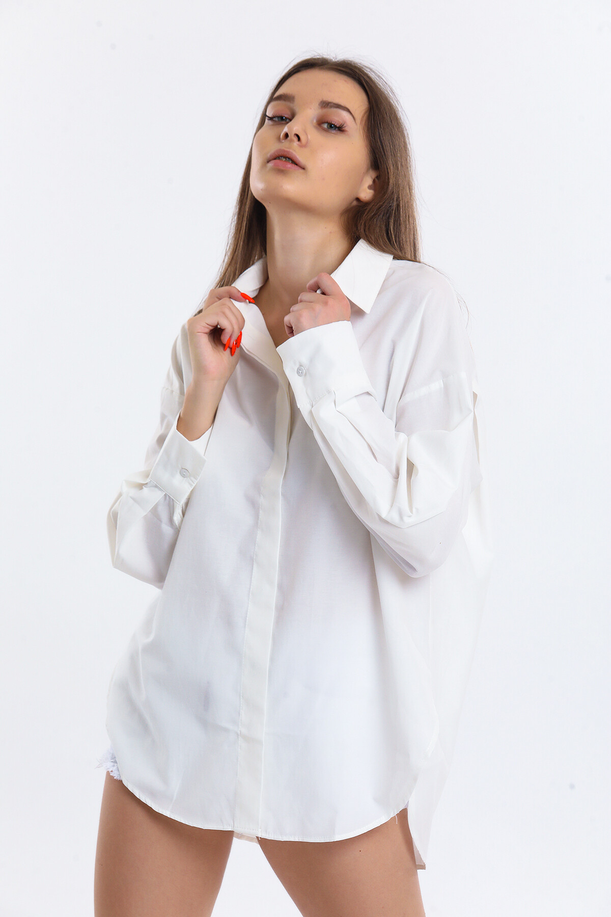 Yanları Yırtmaçlı Uzun Kol Oversize Gömlek