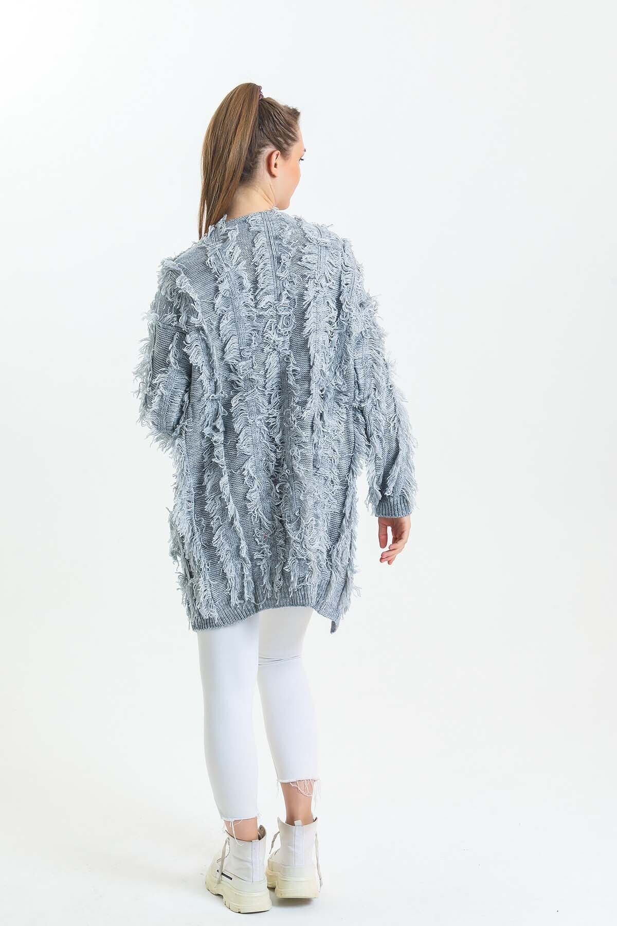 Yarasa Kol Püsküllü Triko Hırka