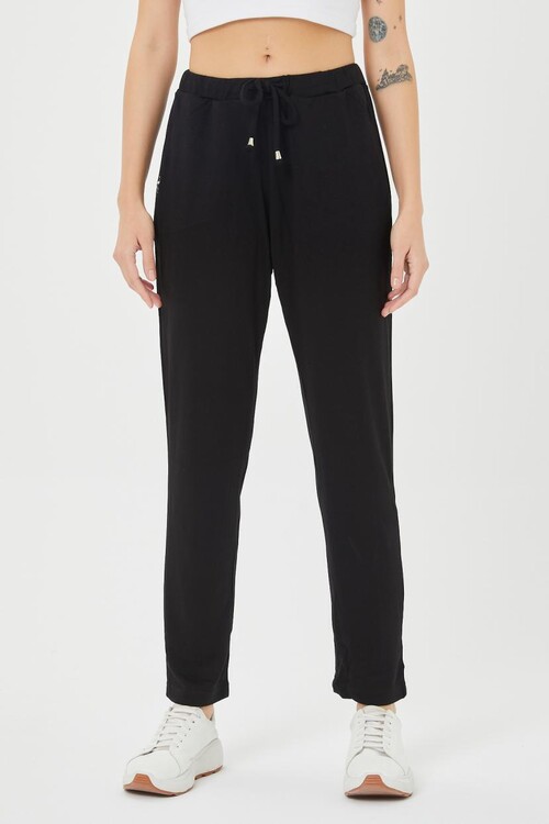 Beli Lastikli Bağcıklı Nakış Detaylı Cepli Alt Eşofman