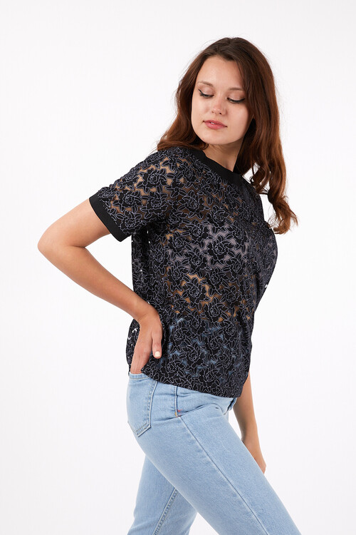 Bisiklet Yaka Kol Bandı Ribanalı Papatya Desenli Tshirt