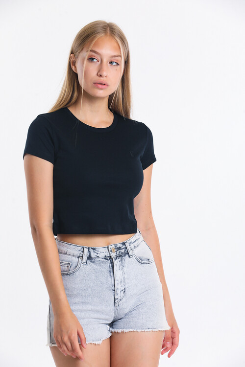 Bisiklet Yaka Nakış Detaylı Crop Bluz