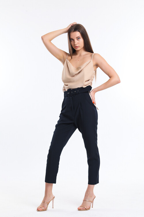 Kemerli Bilek Boy Kumaş Pantolon