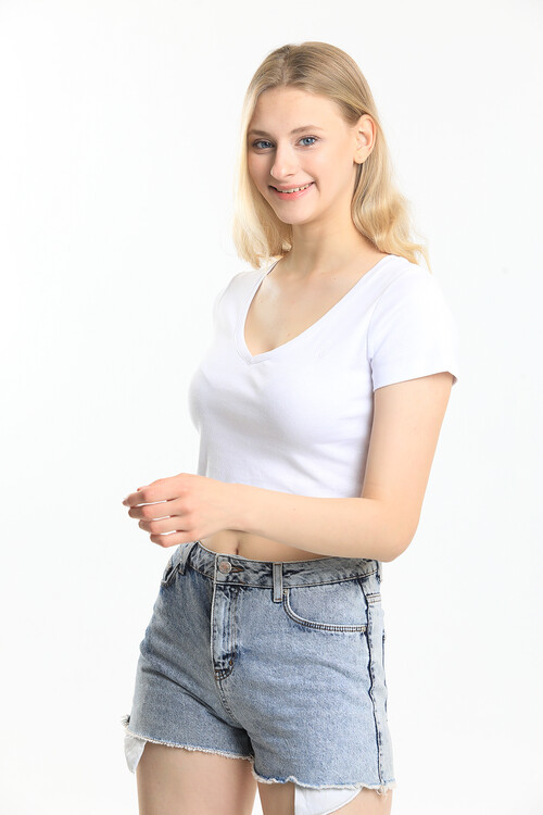 V Yaka Nakış Detaylı Crop Bluz