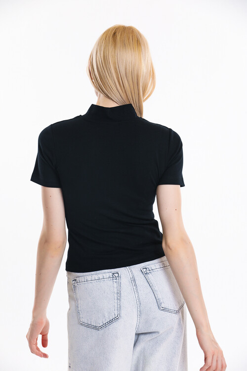 Yakası Fermuarlı Armalı Bluz