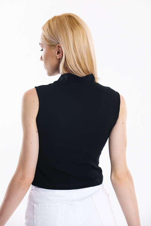 Yakası Fermuarlı Armalı Kolsuz Bluz