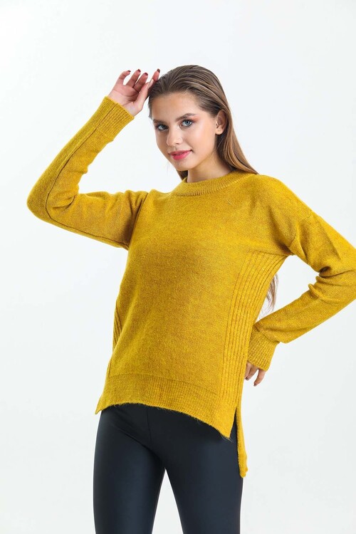 Arkası Düğme Detaylı Önü Kısa Yarasa Kol Triko Kazak