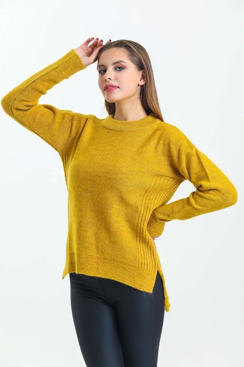 Arkası Düğme Detaylı Önü Kısa Yarasa Kol Triko Kazak